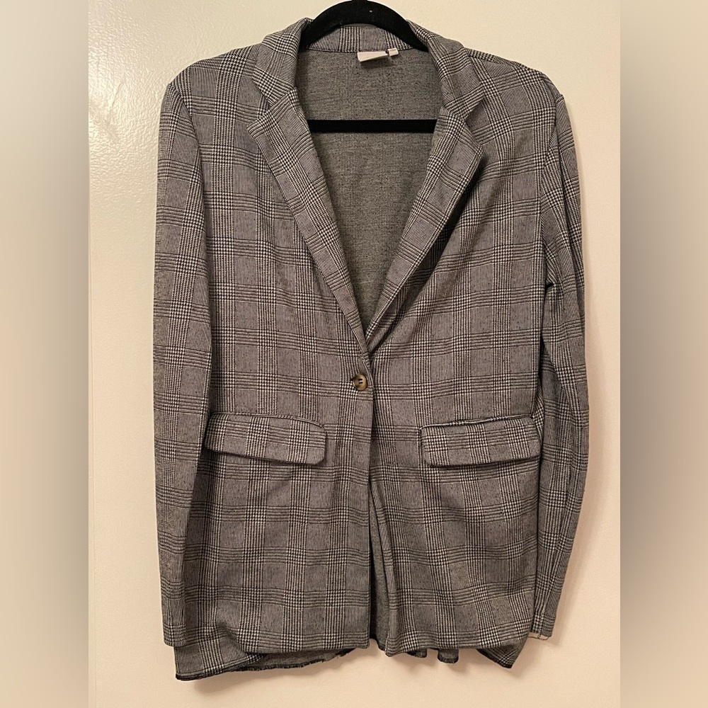 Vintage black and white blazer. Gray blazer.